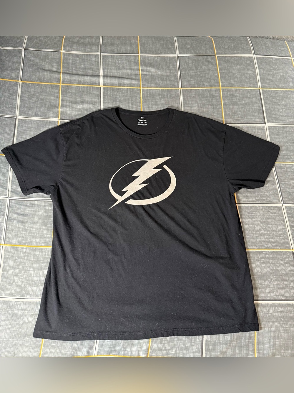 🏈🖤Fanatics Black Tee with White Lightning Bolt Logo